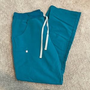 women’s medium teal figs scrub pants